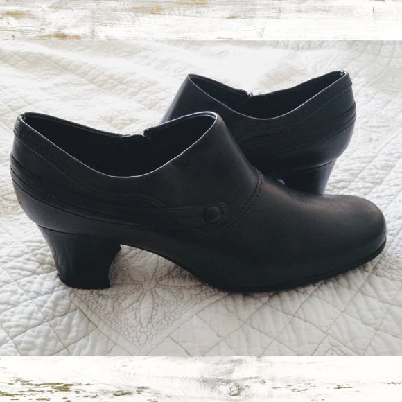 clarks womens black ankle boots